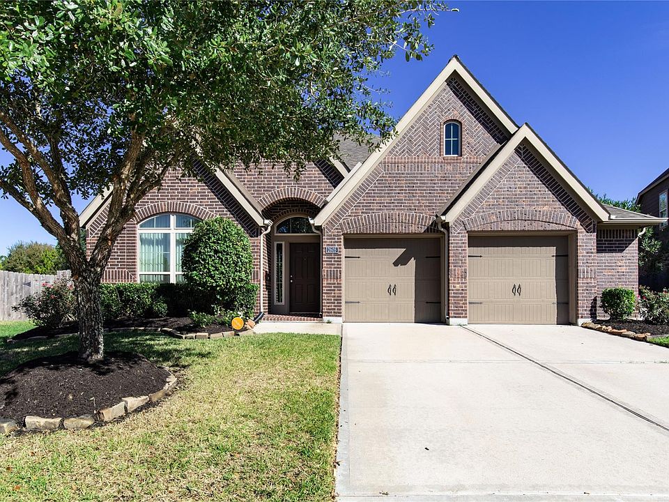 1st image of 2605 Longlake Dr
