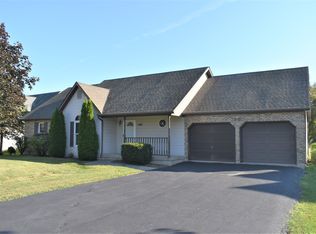 1262 Deer Run Trl, Sandwich, IL 60548