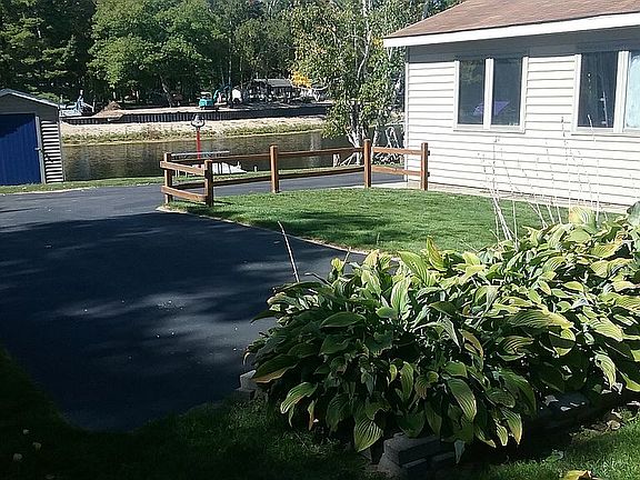 4th image of 3728 Peninsular Dr