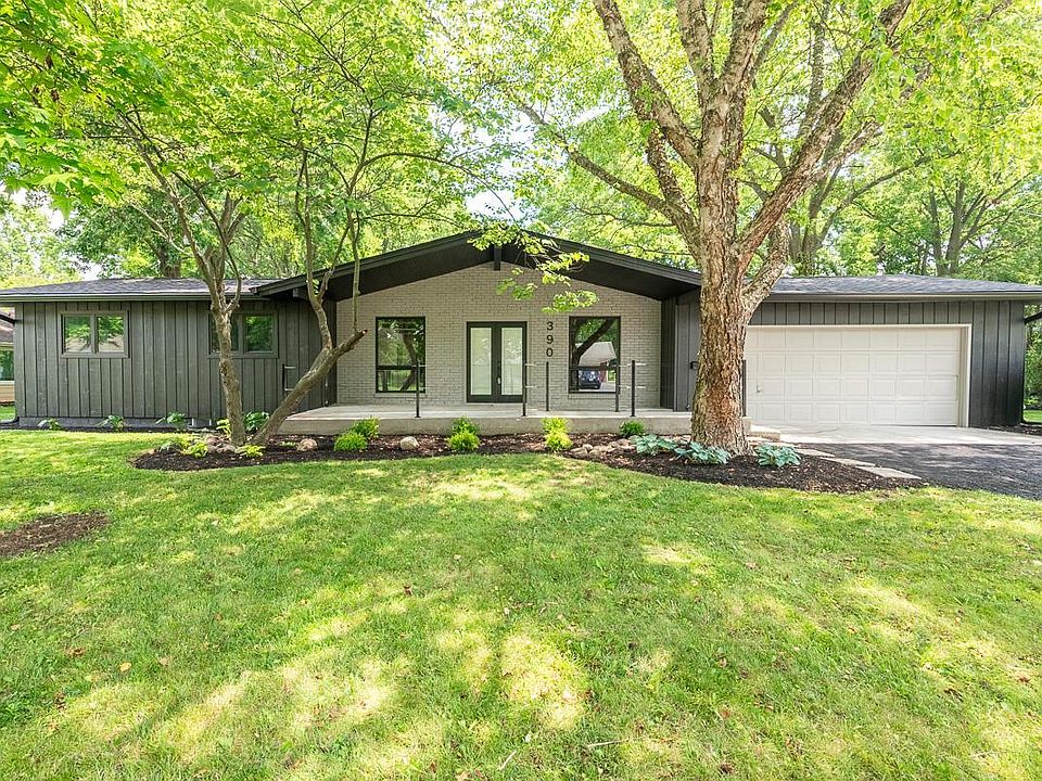 1st image of 390 Hickory Dr