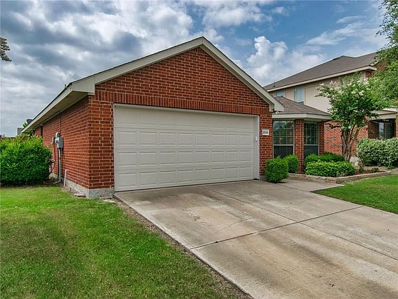 3rd image of 2034 Lake Trail Dr