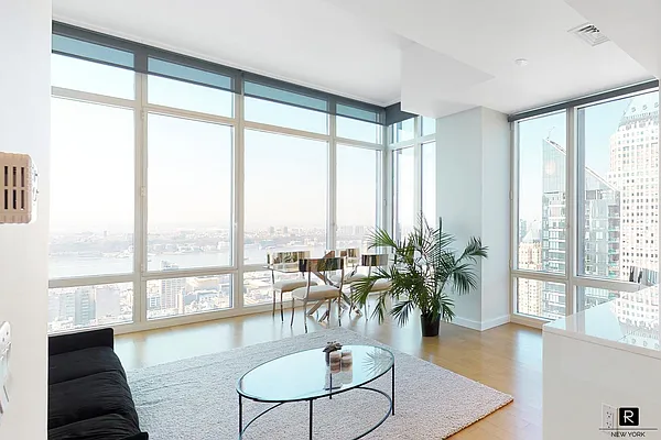 Sold by R New York | media 6