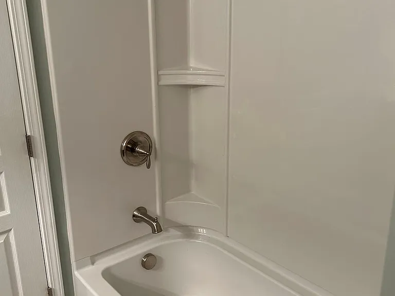 Main floor full bath