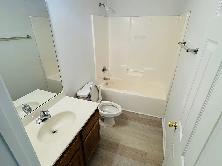 Brooktree Dr — Photo 10
