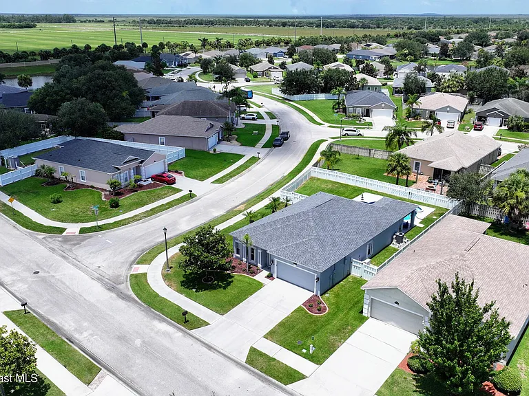 6106 Indigo Crossing Dr — Photo 32