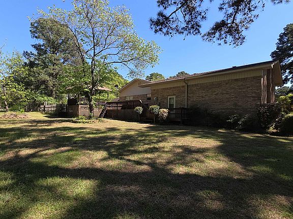 4th image of 607 Old Post Rd