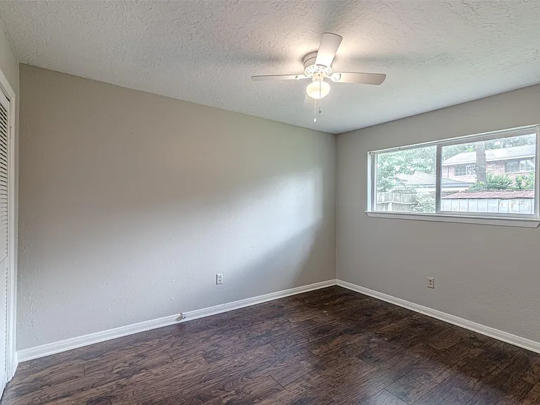 9702 Birsay St — Photo 16