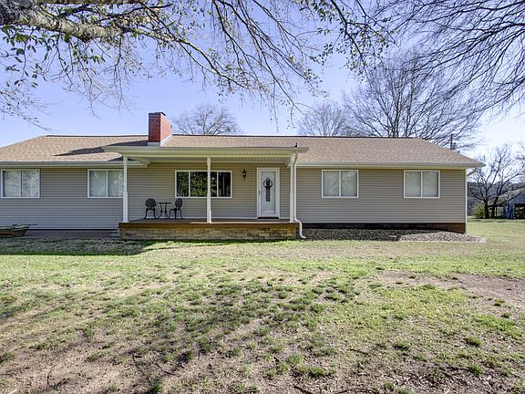 4th image of 455 Fleetwood Dr