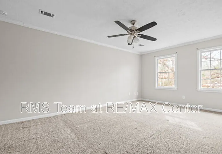 320 Saint Simons Cv — Photo 23