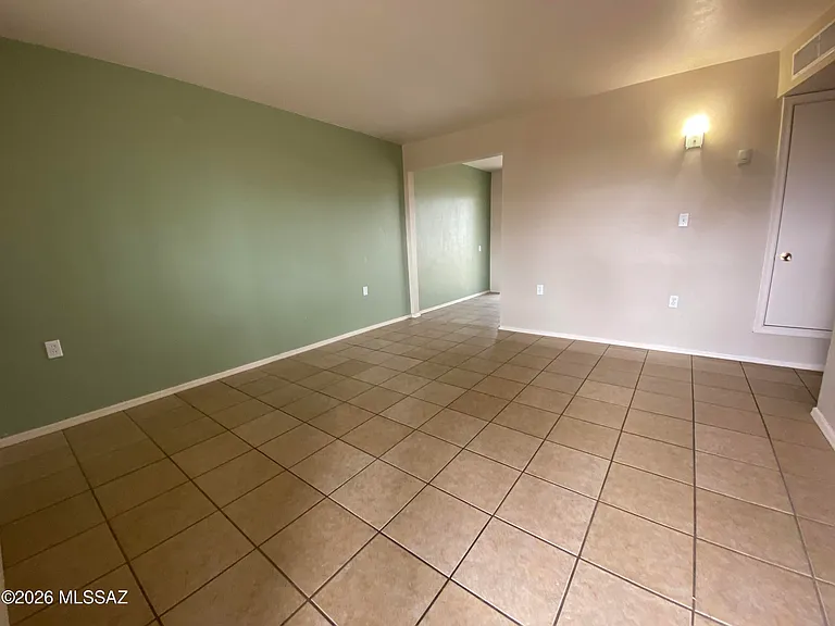 350 N Silverbell Rd #94 — Photo 2