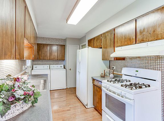 4th image of 133 Tanglewood Dr