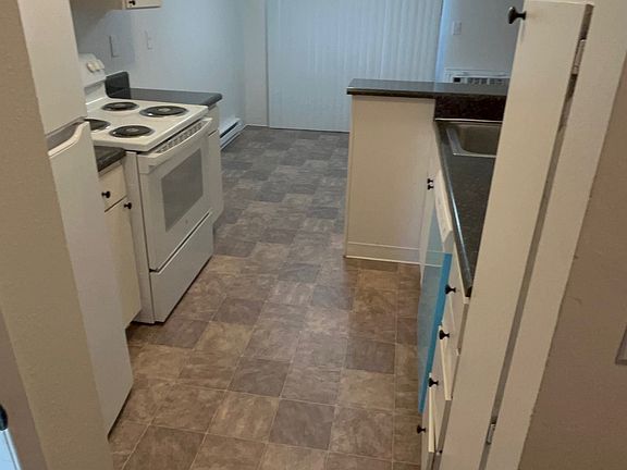 3rd image of 700 Crater Lake Ave #17298923
