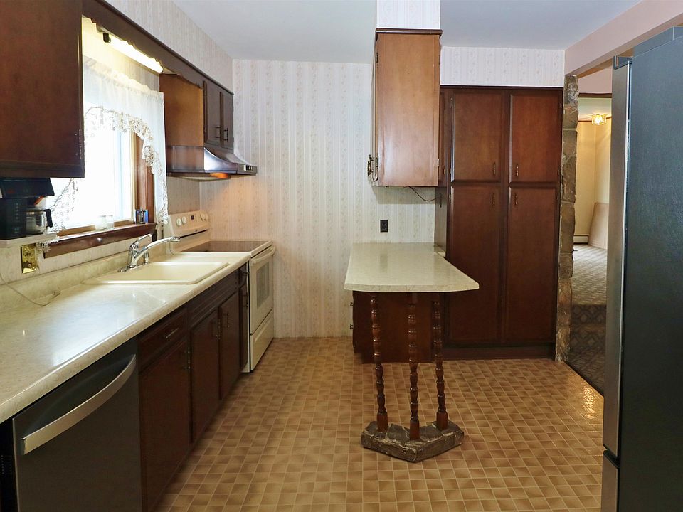 2 Clover Lane, Berlin, NH 03570 Zillow