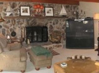 60 Buckingham Rd, Rocky River, OH 44116