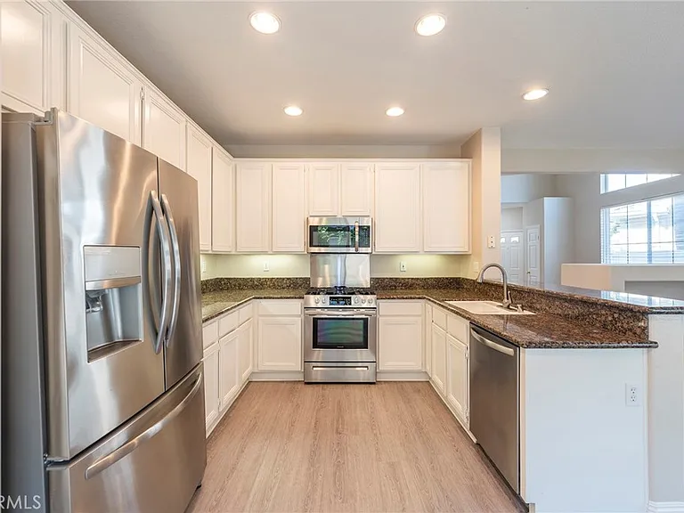 7676 Park Bay Dr — Photo 4
