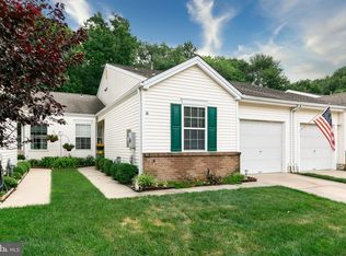 8 Bittersweet Pl, Mount Laurel, NJ 08054