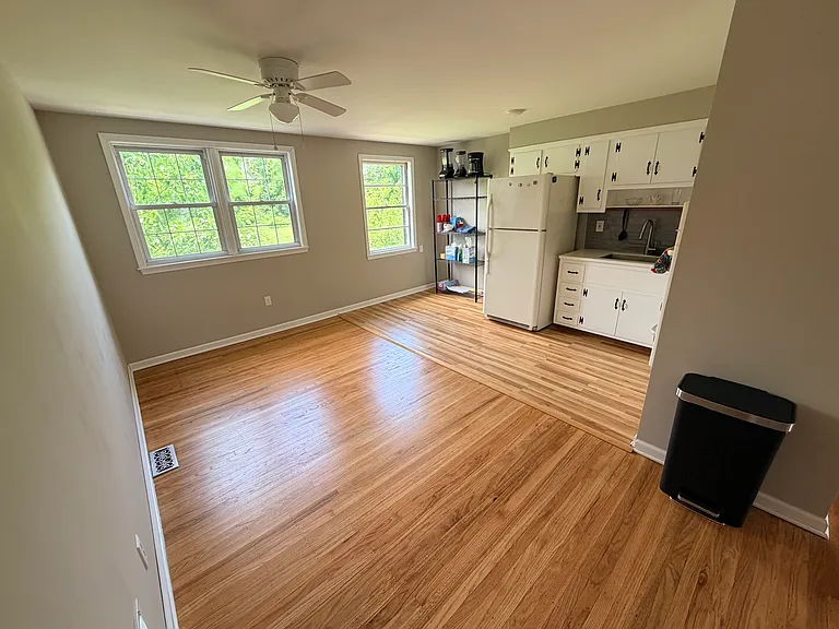 349 Mary St — Photo 3