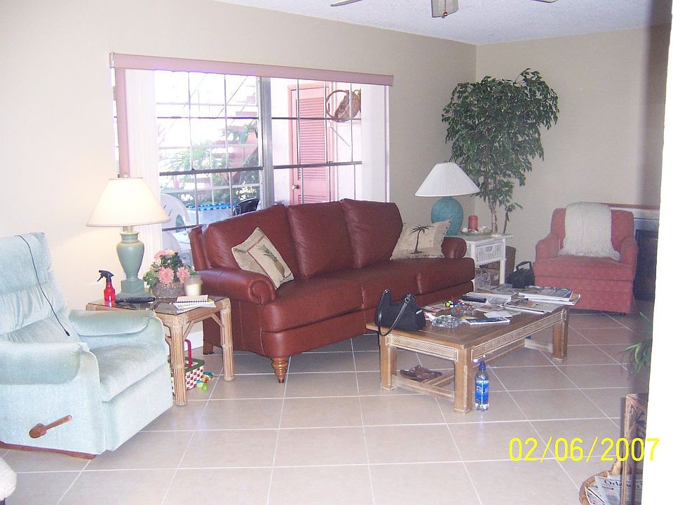 2nd image of 1046 Plantation Dr APT E5