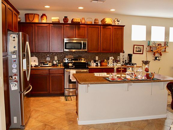 3rd image of 898 N Kenneth Dr