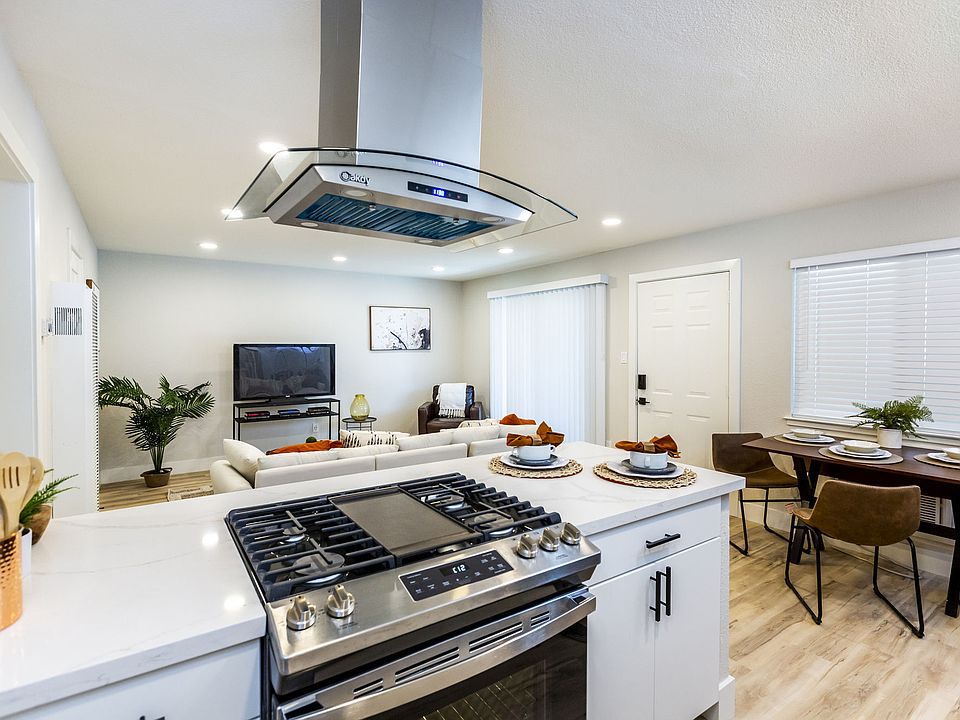 Kitchen & Living Room Flow