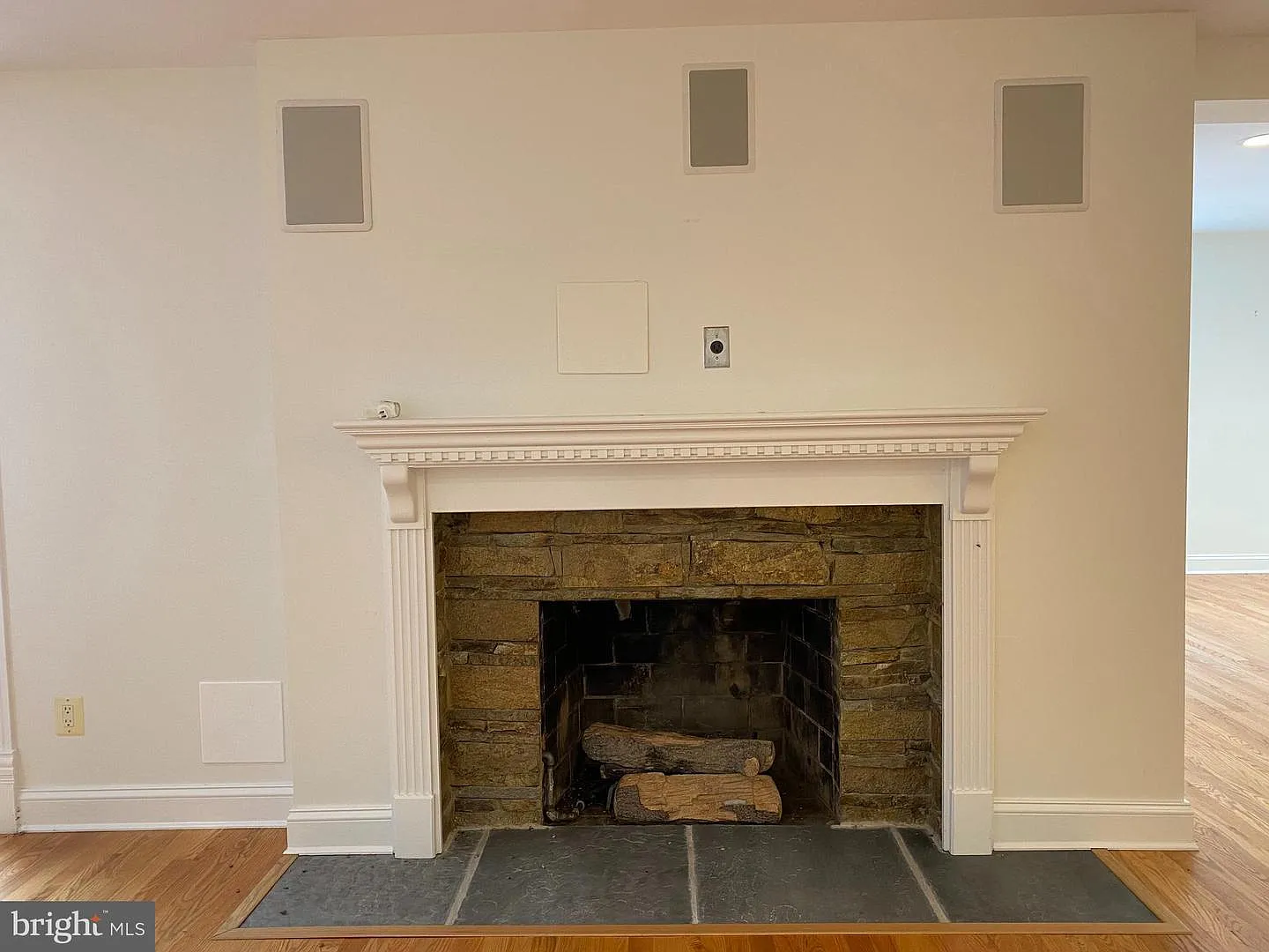 4 bed, 3.5 bath, 3768 sqft, $11,000 — Photo 4