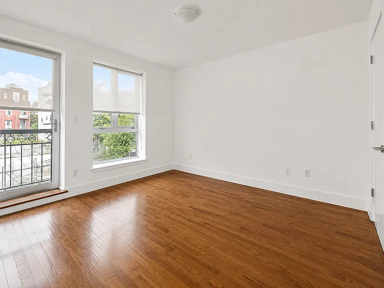 80 Meserole St — Photo 4