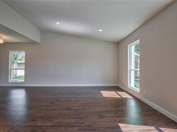 3rd image of 9201 Linda Vista Dr