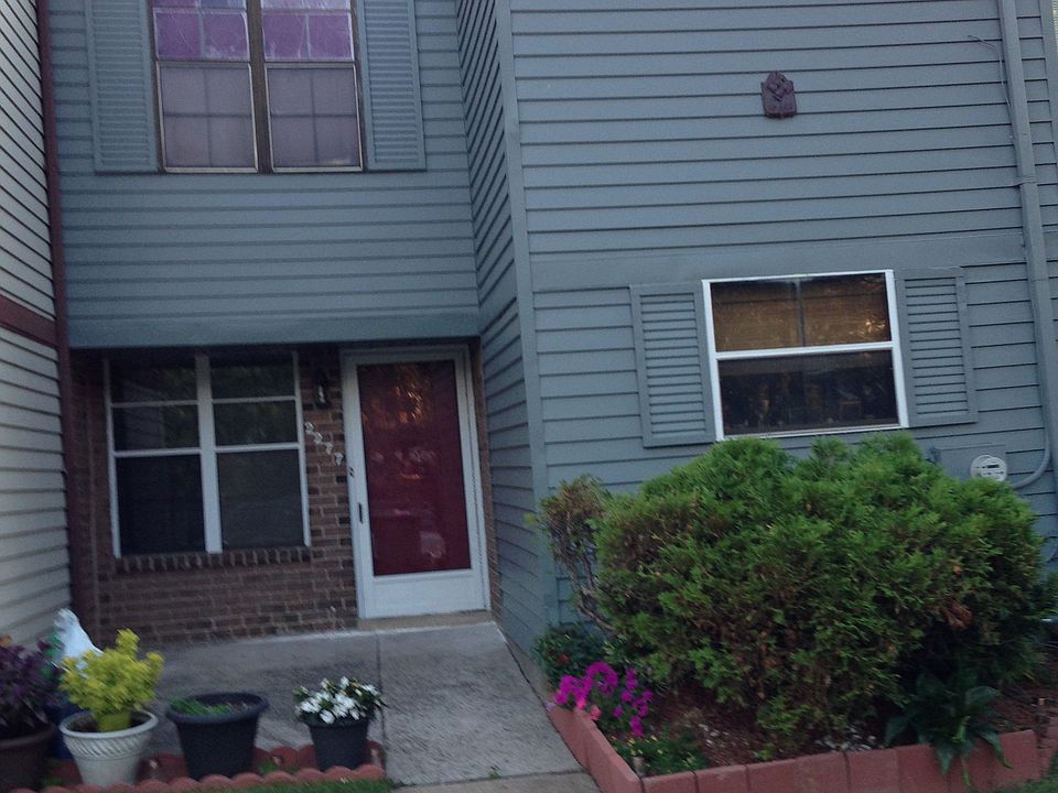 2nd image of 2227 Maltese Ct