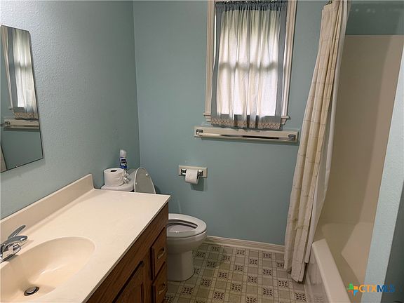 4th image of 1011 N Ann St