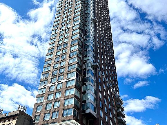 2nd image of 360 E 88th St APT 9D