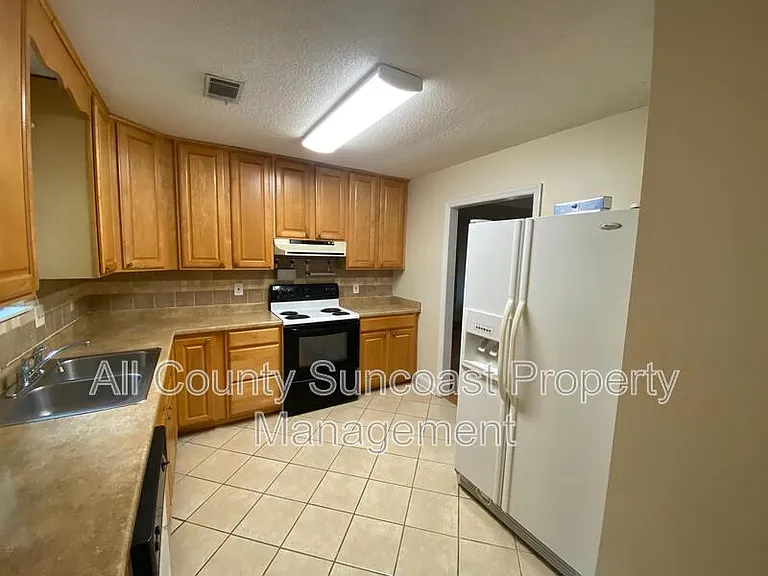 105 Whisper Ct — Photo 2