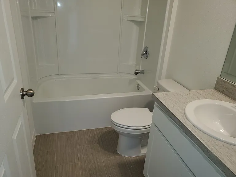611 SW McComb Ave — Photo 14