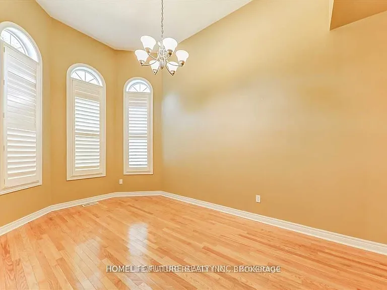 20 Kenilworth Cres — Photo 6