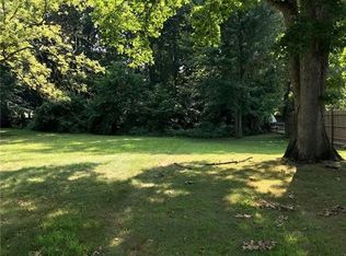 2047 Rhode Island Rd, Holland, OH 43528