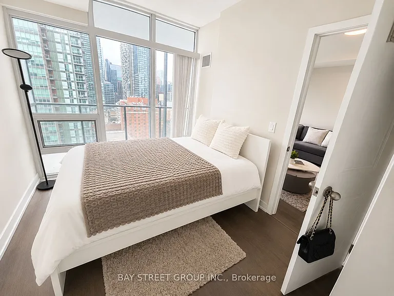 105 George St #1712 — Photo 6