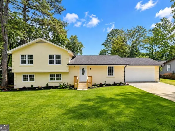 759 Springwood Dr, Lilburn, GA 30047