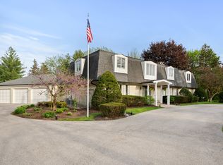 2566 Lincoln Ave, Long Grove, IL 60047