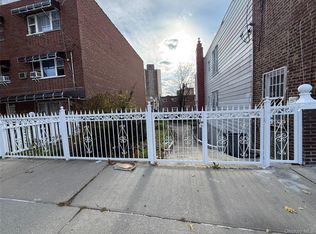 822 E 215th Street, Bronx, NY 10467