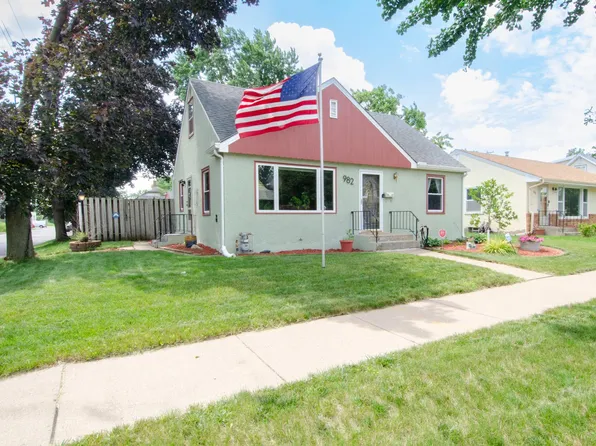 982 Englewood Ave, Saint Paul, MN 55104