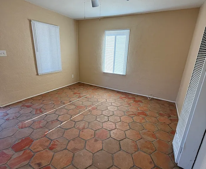 1303 N Columbus Blvd #A — Photo 4