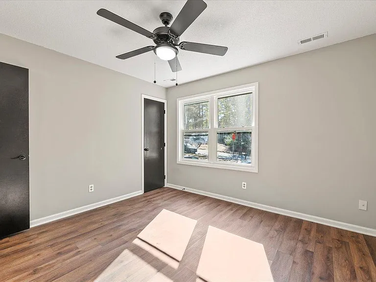 5508 Kaplan Dr — Photo 22