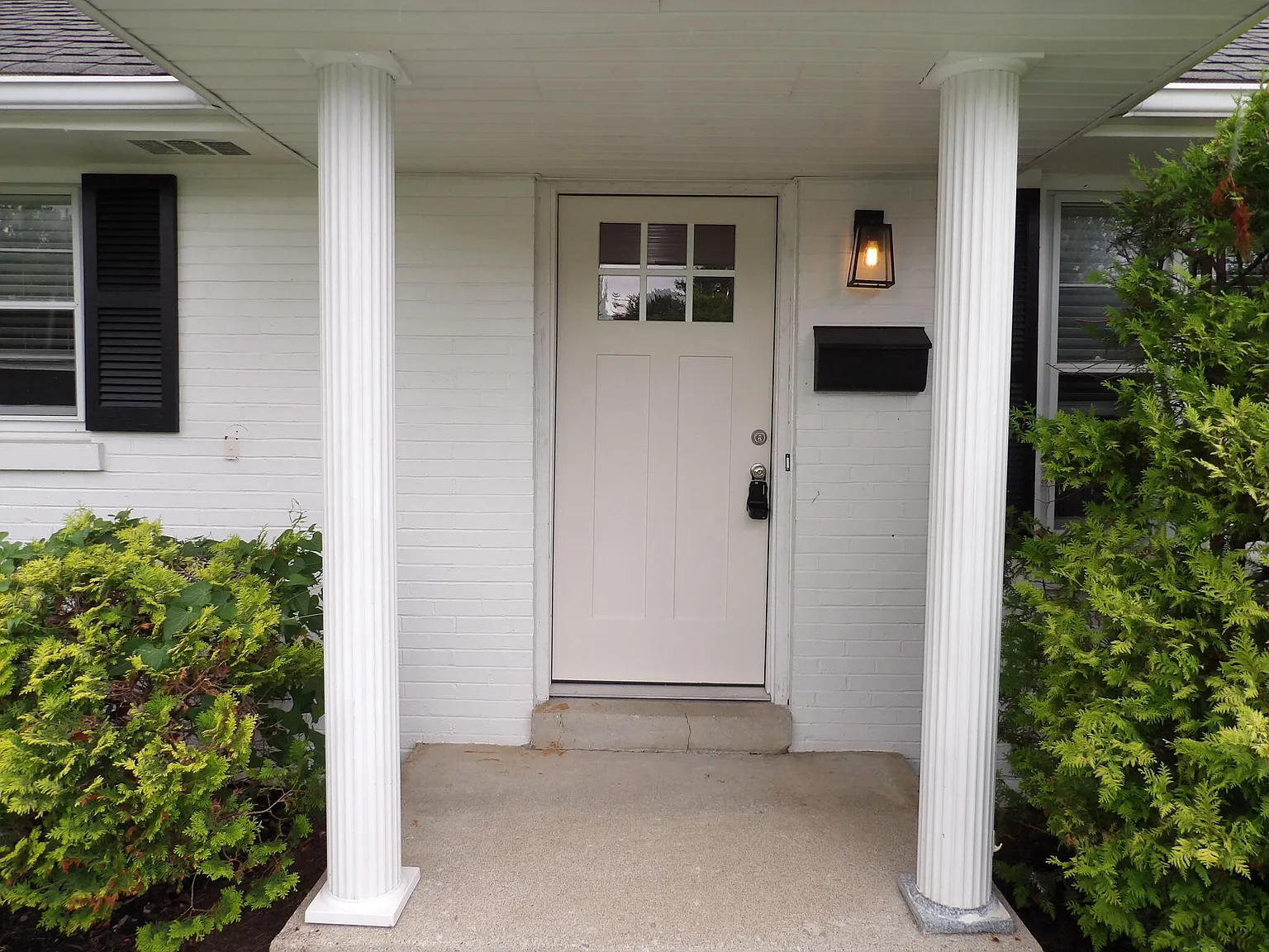 3 bed, 1.5 bath, 1320 sqft, $1,975 — Photo 4