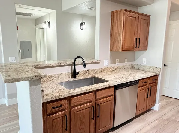 420 W 1st Street #214, Tempe, AZ 85281