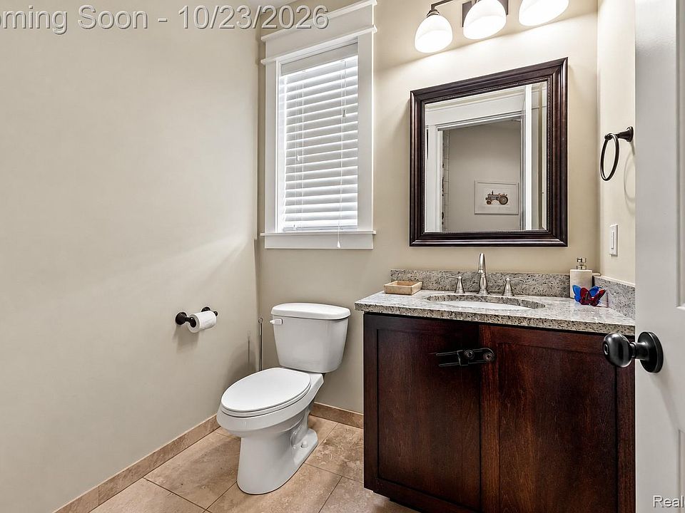 1010 Mclean Ave, photo 14