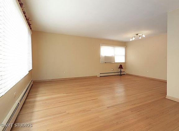 3rd image of 6523 N Northwest Hwy