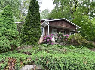 520 Azalea Ave, Black Mountain, NC 28711