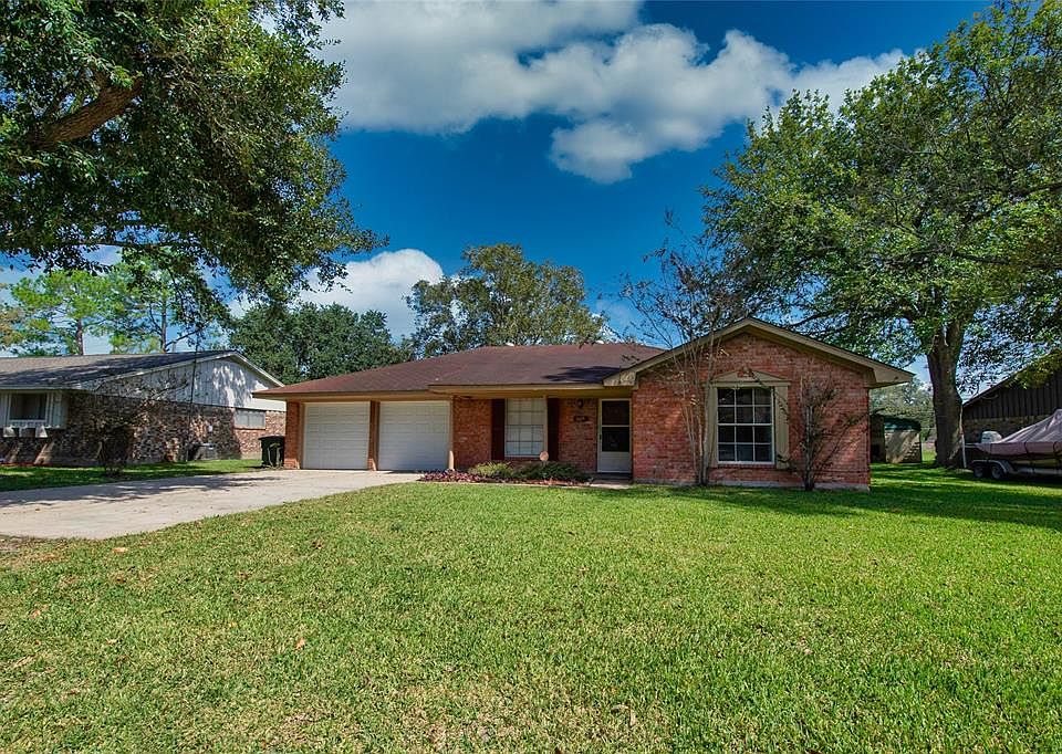 1st image of 1609 Laurel Oaks Dr
