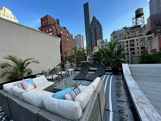 Rented by One New York Realty Inc | media 2