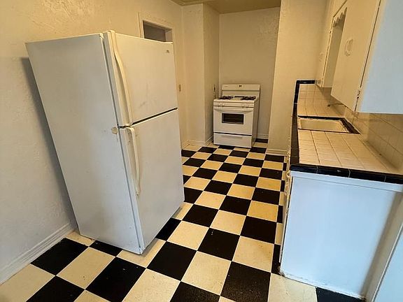 3rd image of 1120 Arkansas St