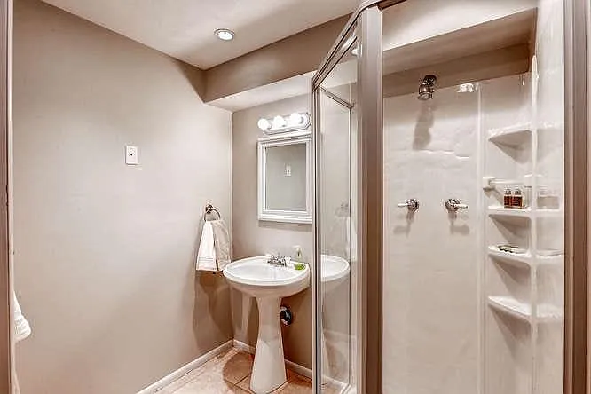 6915 Conifer Ct — Photo 11